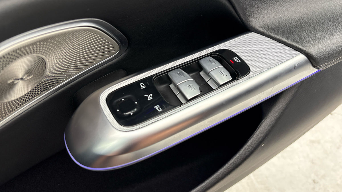 Mercedes-Benz E Class Image 32