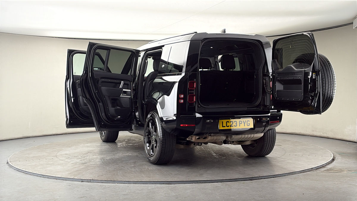 More views of Land Rover Defender 110