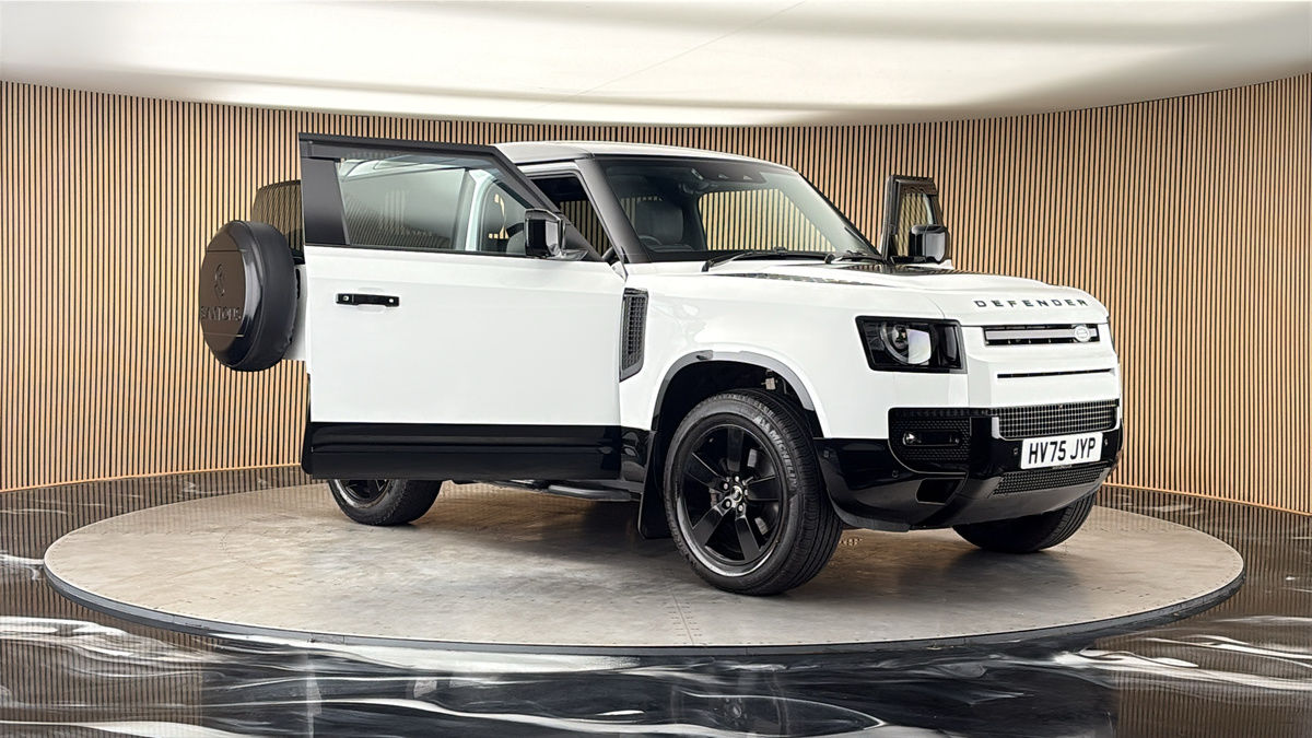 More views of Land Rover Defender 90