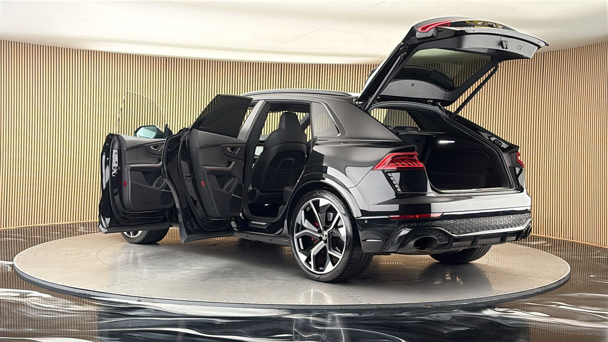 More views of Audi RSQ8