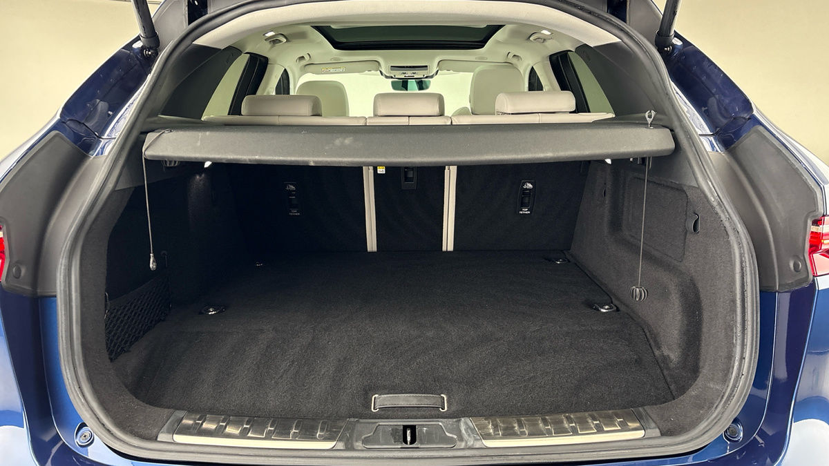 Jaguar F-PACE Image 11