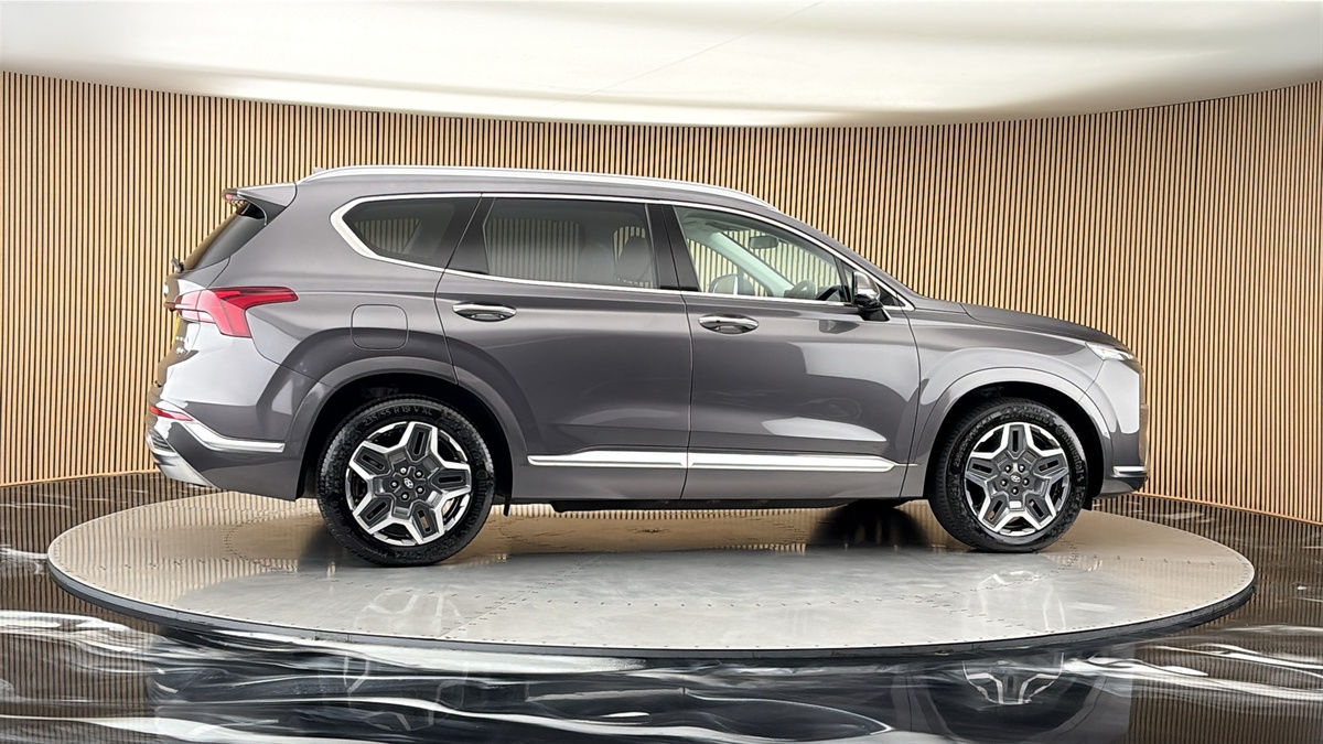 More views of Hyundai Santa Fe