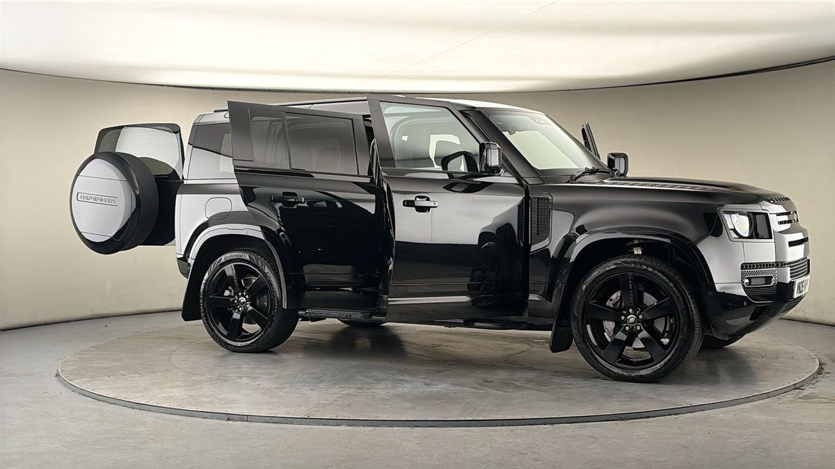 More views of Land Rover Defender 110