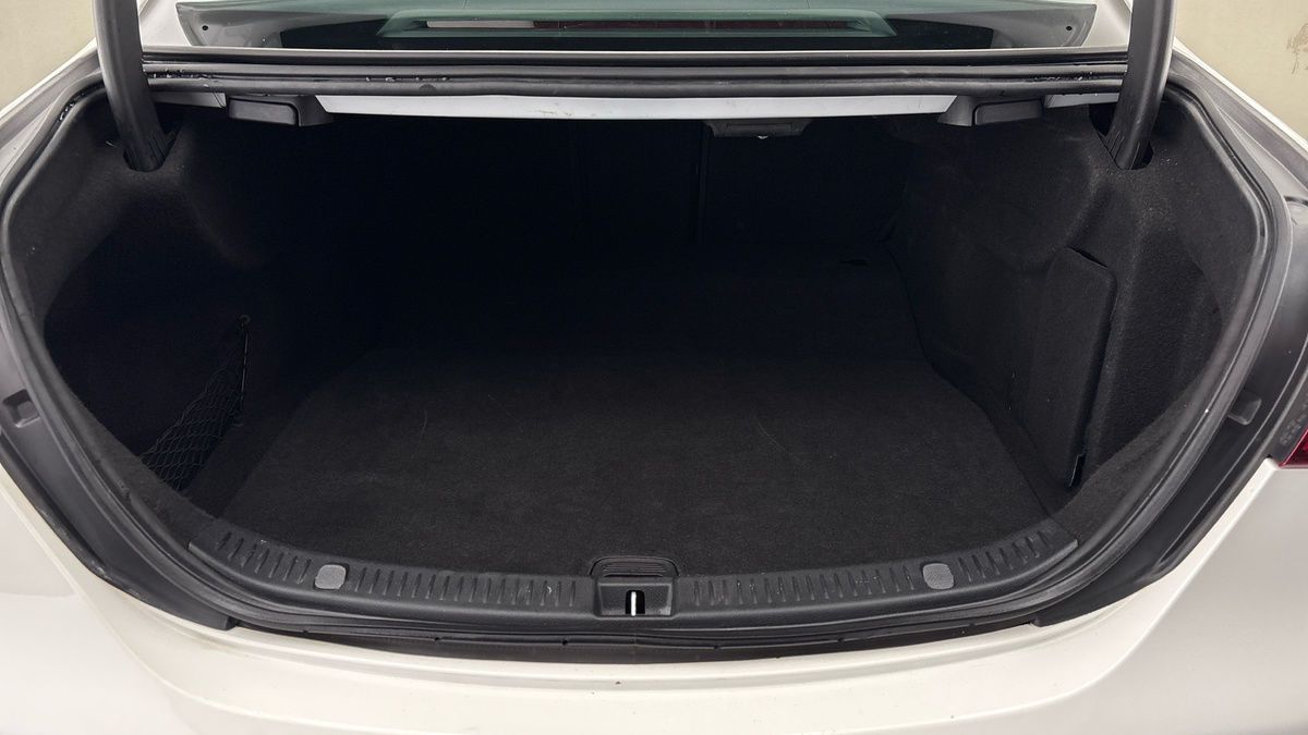 Mercedes-Benz E Class Image 11