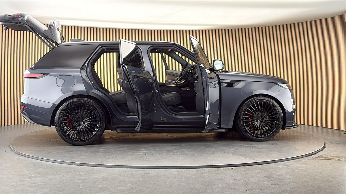 More views of Land Rover Range Rover Sport