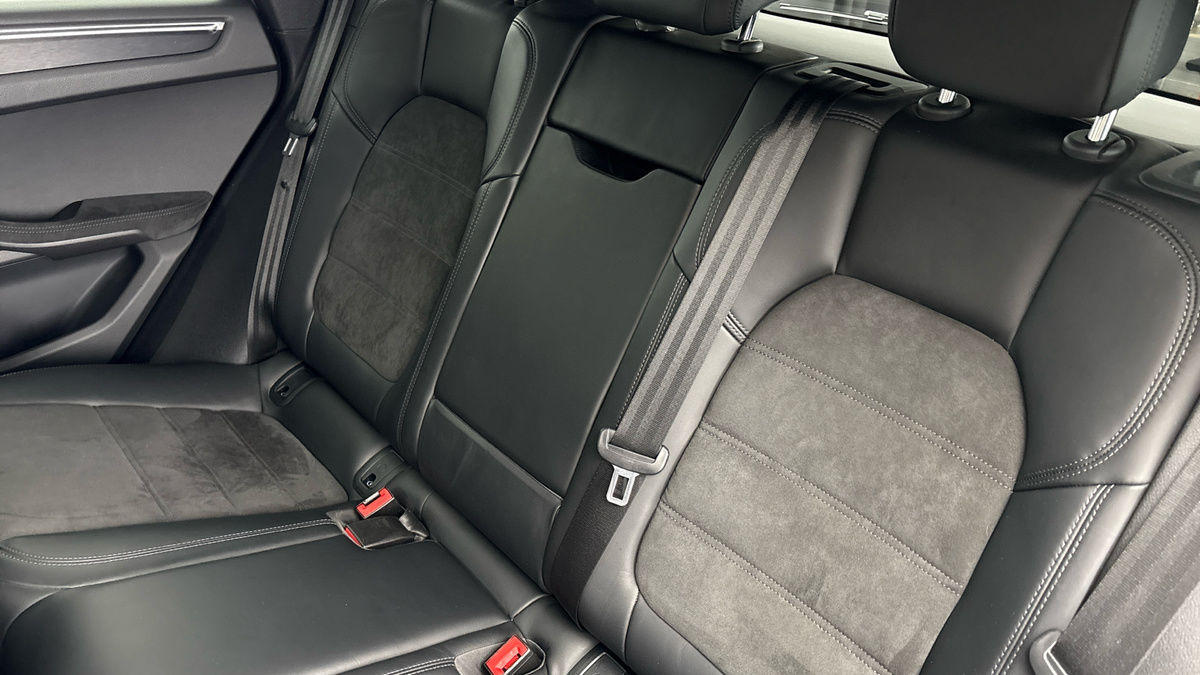 Porsche Macan Image 8