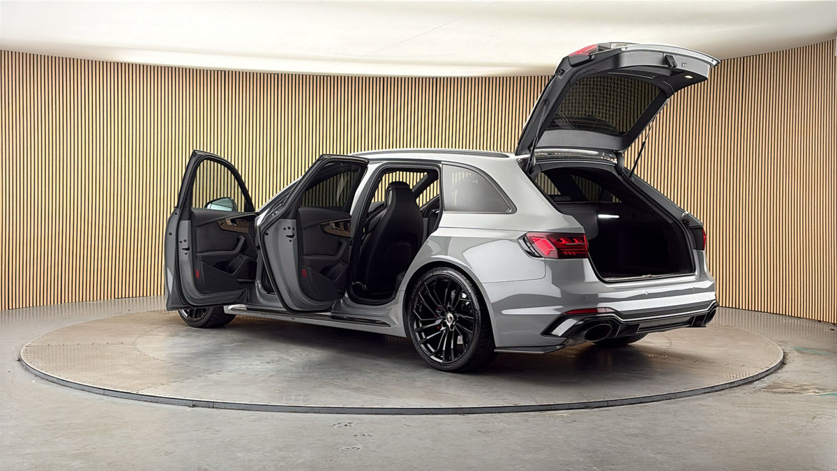 More views of Audi RS4 Avant