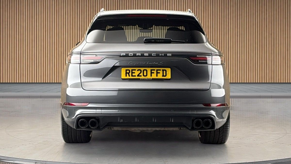 Porsche Cayenne Image 4