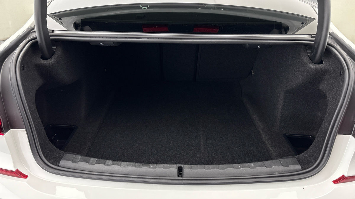 BMW 3 Series Image 11