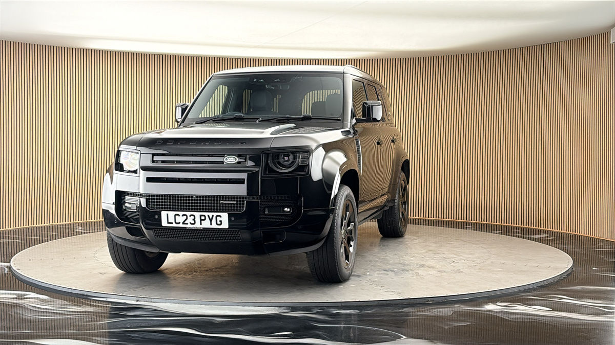 More views of Land Rover Defender 110