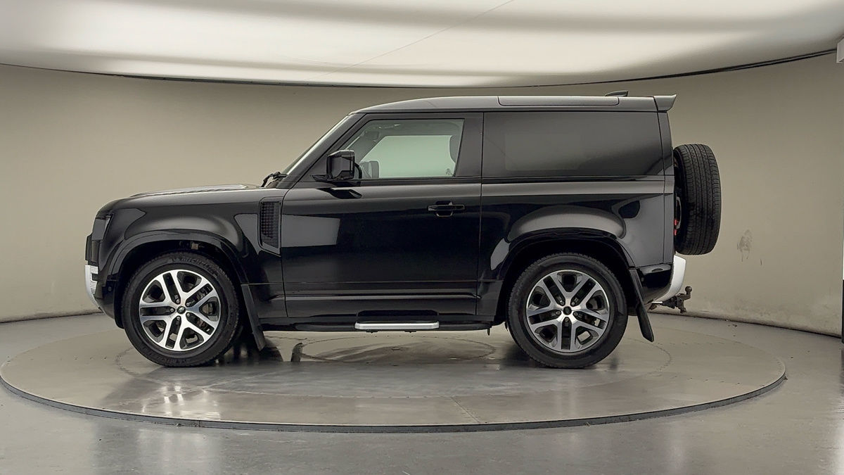 Land Rover Defender 90 Image 15