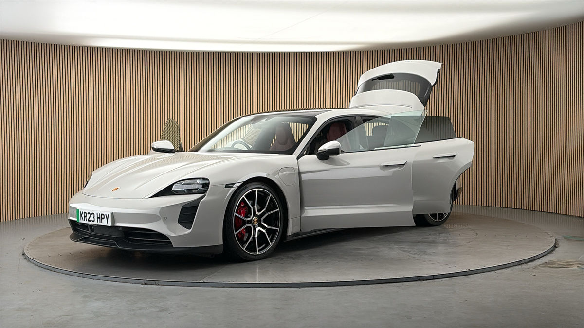 Porsche Taycan Image 22