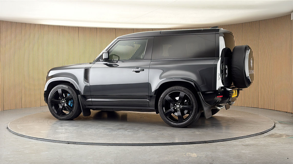 More views of Land Rover Defender 90