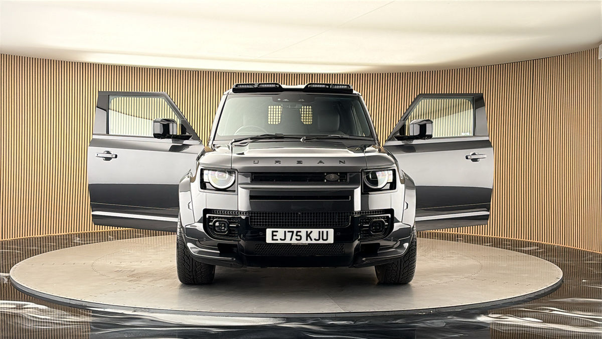 More views of Land Rover Defender 90