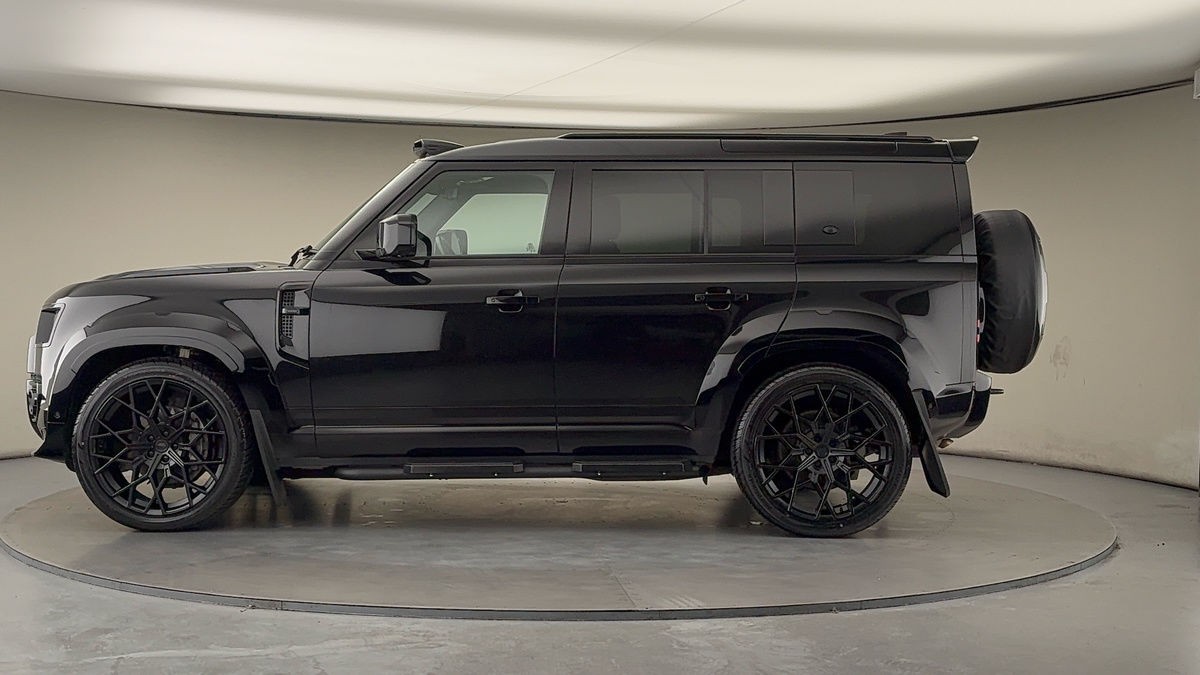 Land Rover Defender 110 Urban Image 15