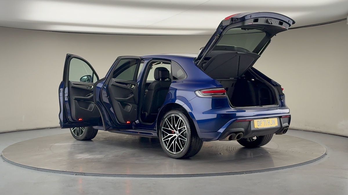 More views of Porsche Macan