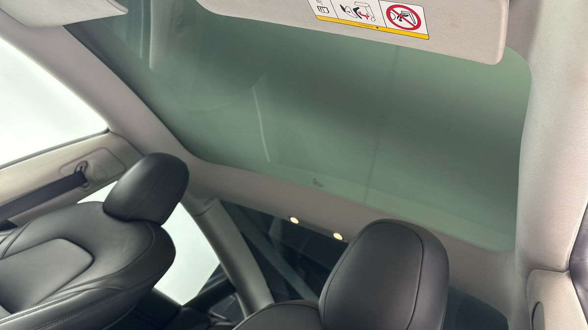 Tesla Model 3 Image 6