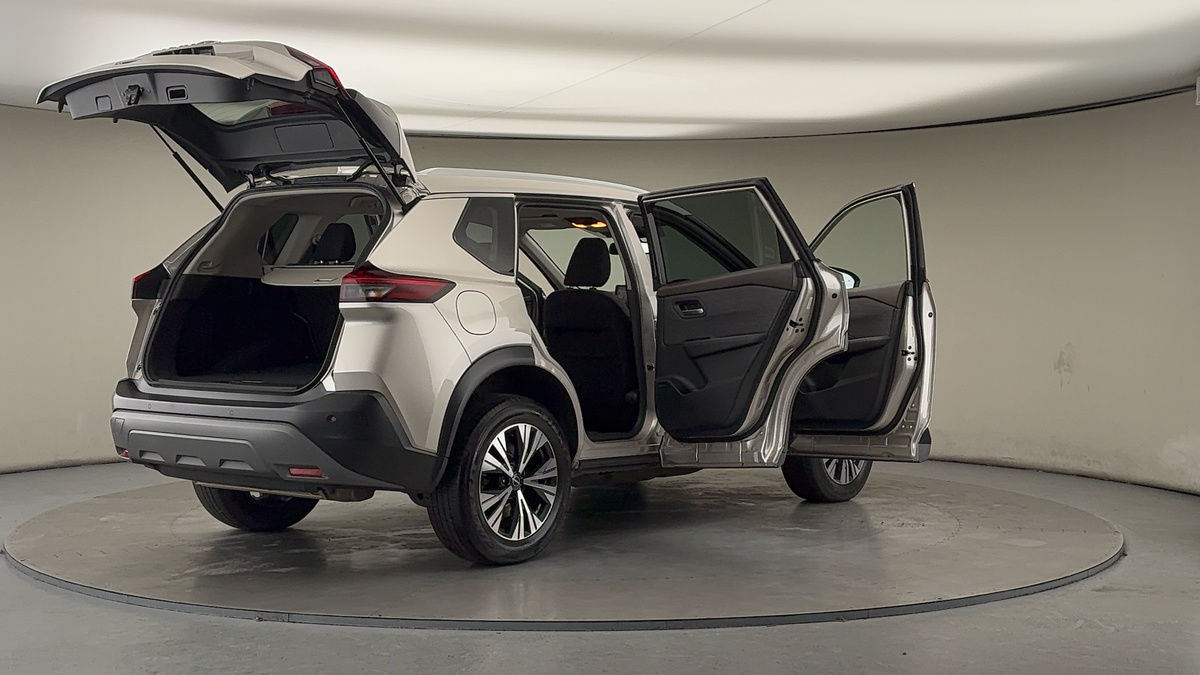 More views of Nissan X-Trail