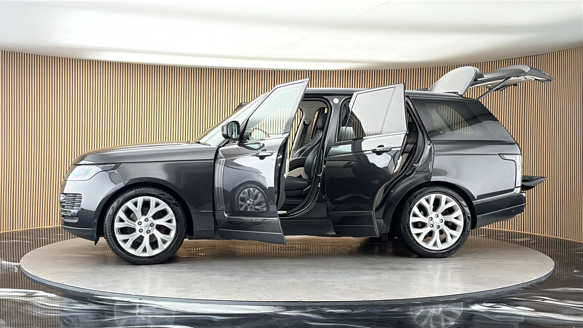 More views of Land Rover Range Rover
