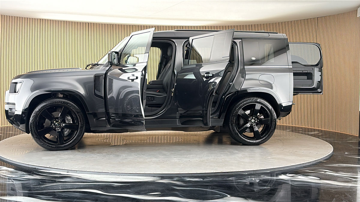More views of Land Rover Defender 110