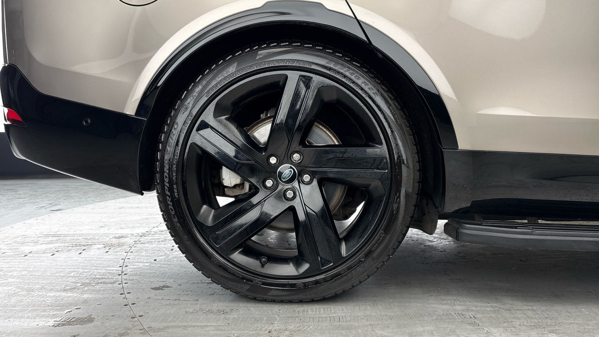 Land Rover Discovery Image 10