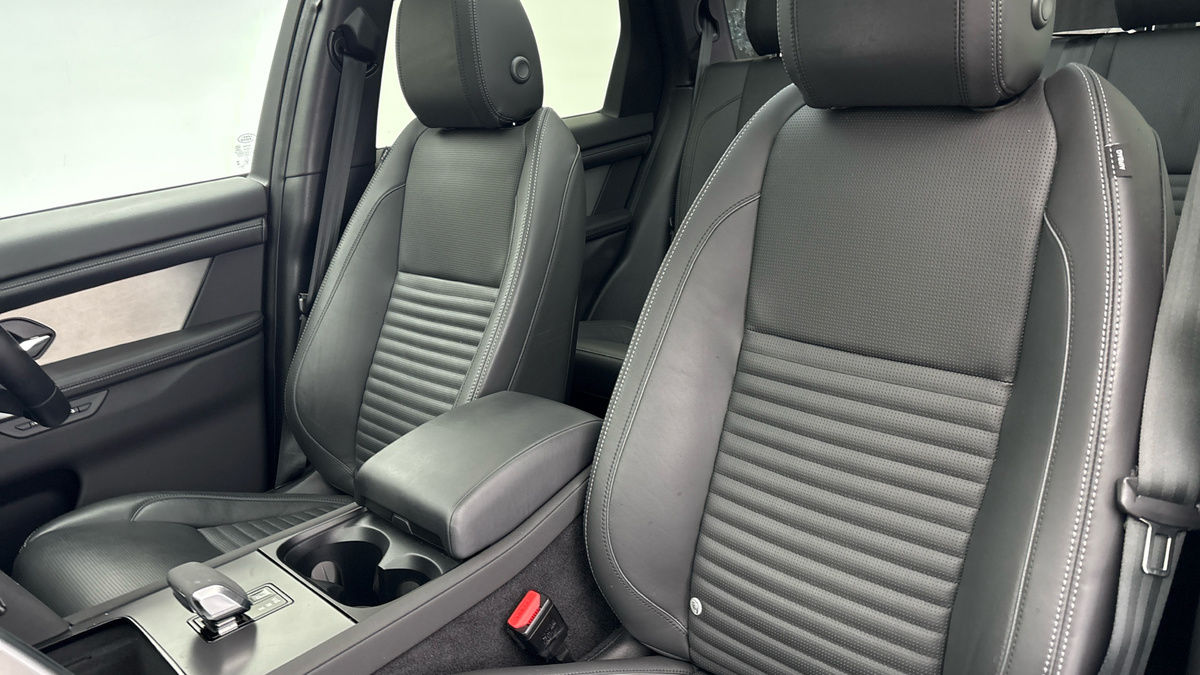 Land Rover Discovery Sport Image 7