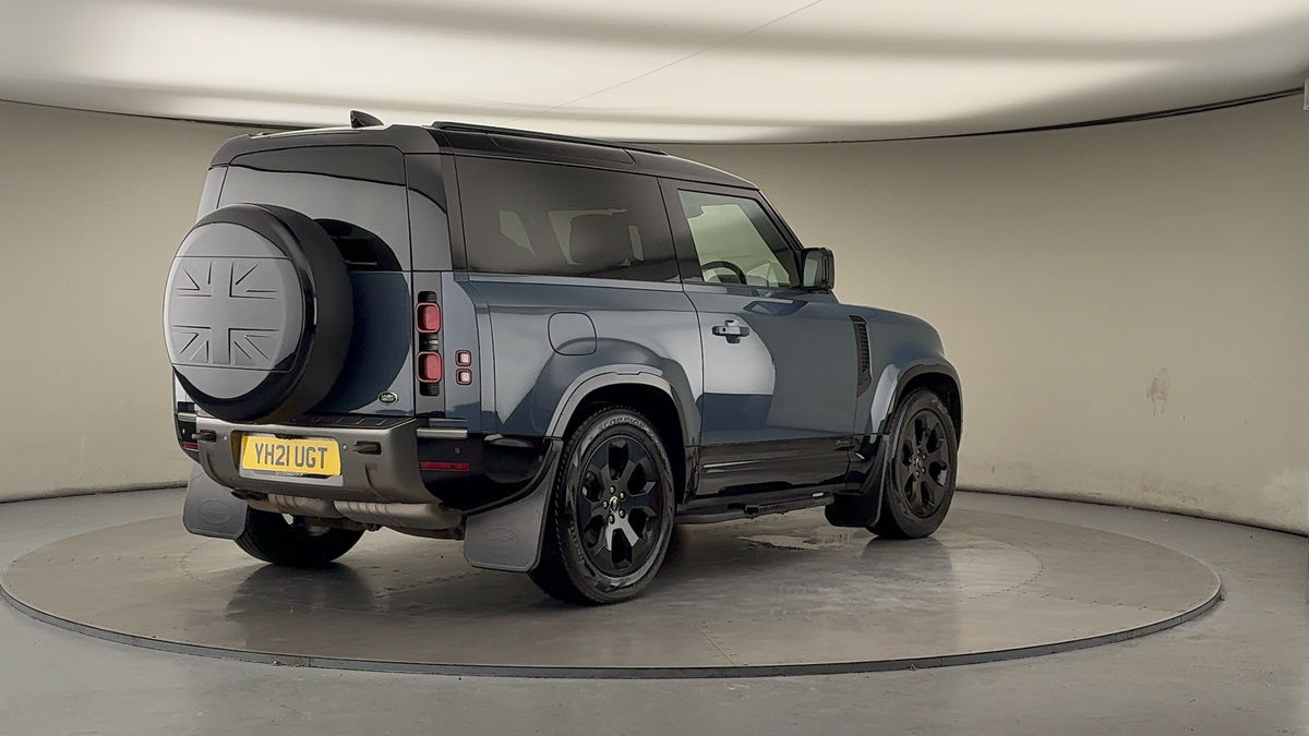 More views of Land Rover Defender 90