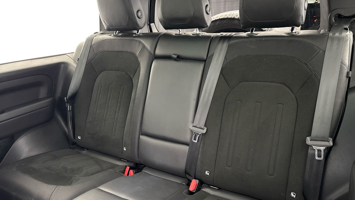 More views of Land Rover Defender 90