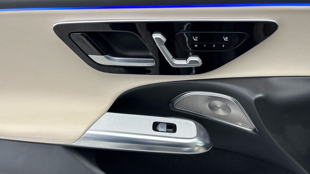 Mercedes-Benz E Class Image 19