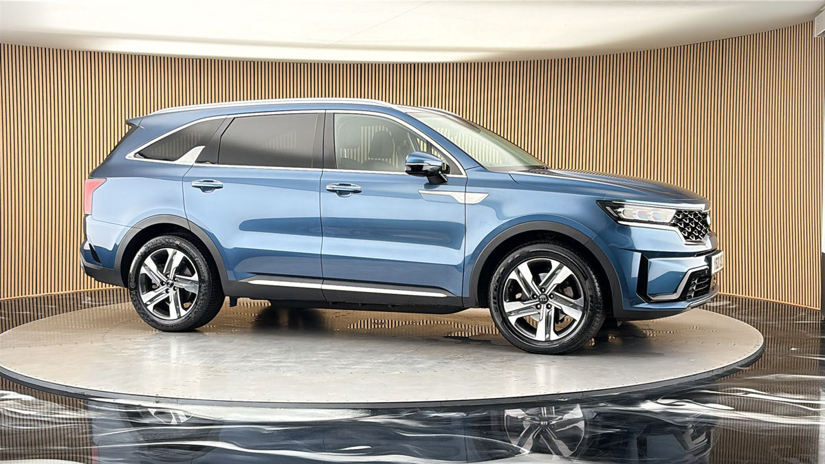 More views of Kia Sorento