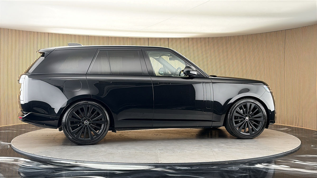 More views of Land Rover Range Rover