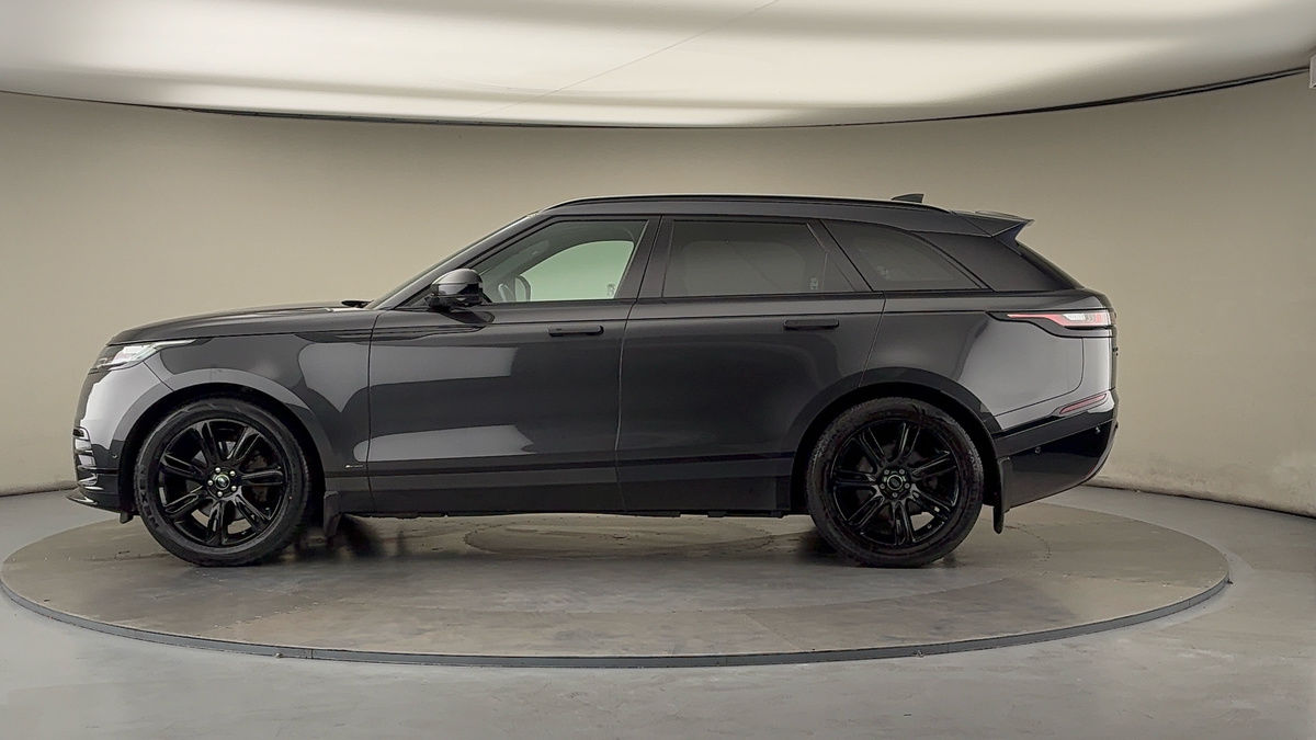 Land Rover Range Rover Velar Image 15
