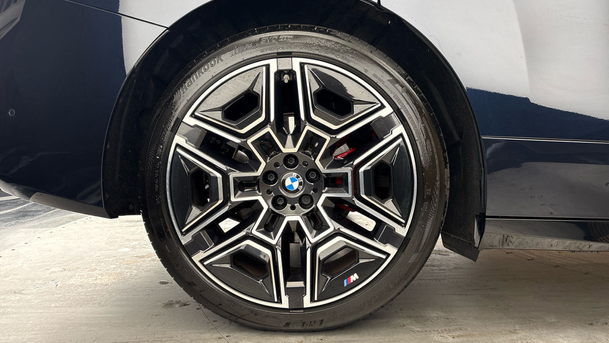 More views of BMW iX