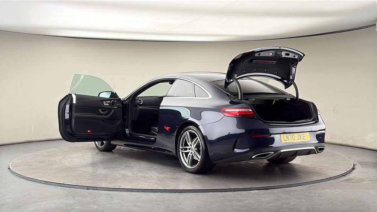 Mercedes-Benz E Class Image 23