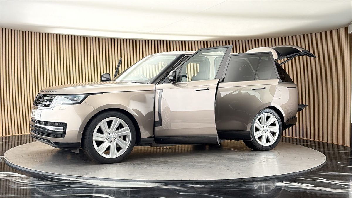 More views of Land Rover Range Rover