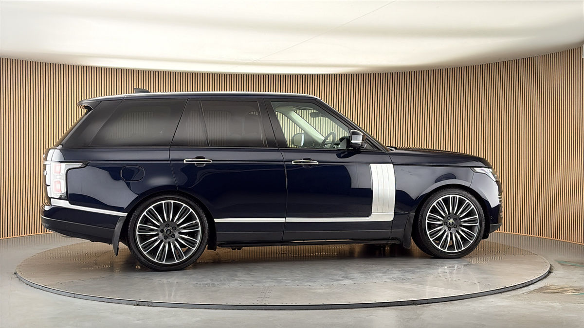 More views of Land Rover Range Rover