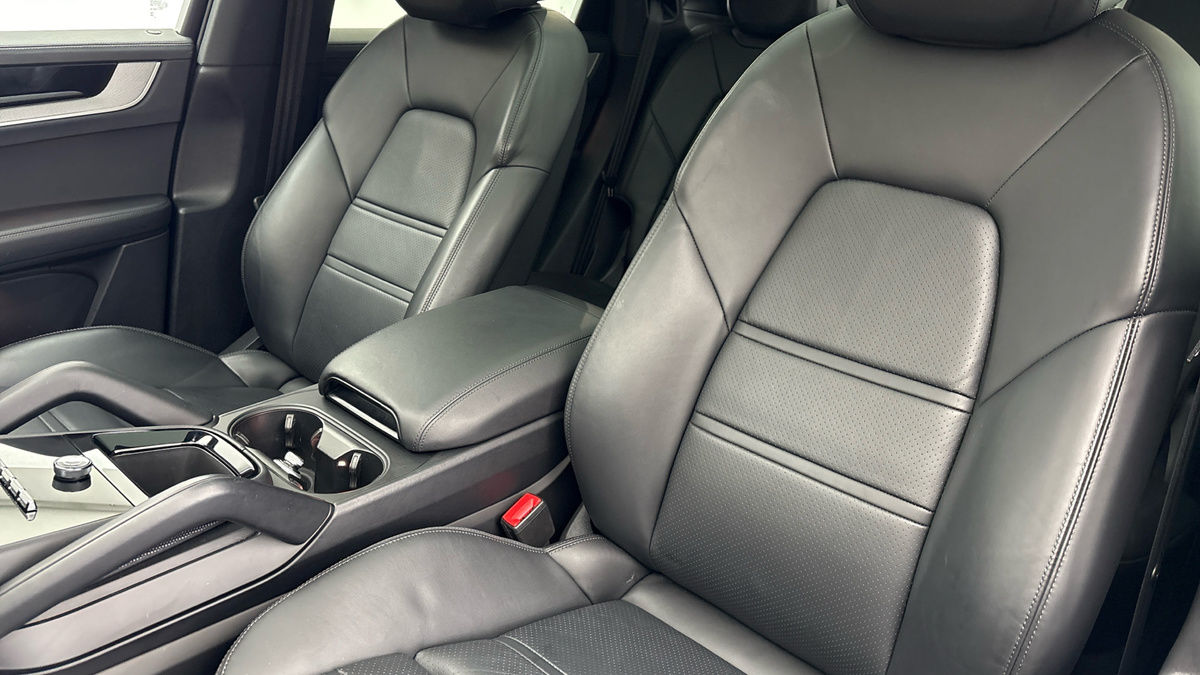 Porsche Cayenne Image 7