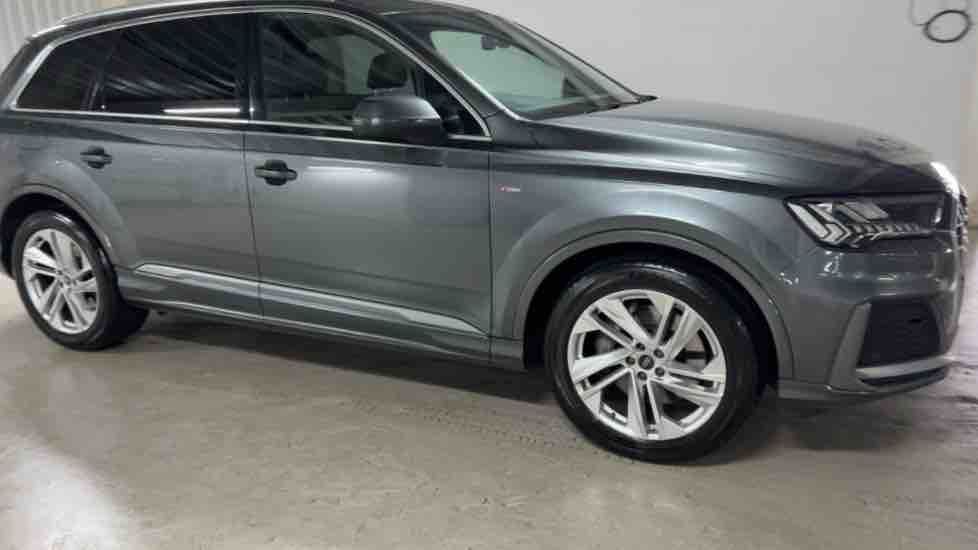 More views of Audi Q7