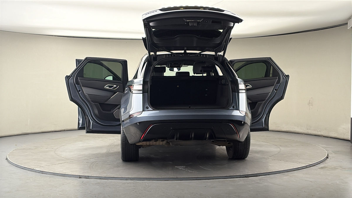 More views of Land Rover Range Rover Velar