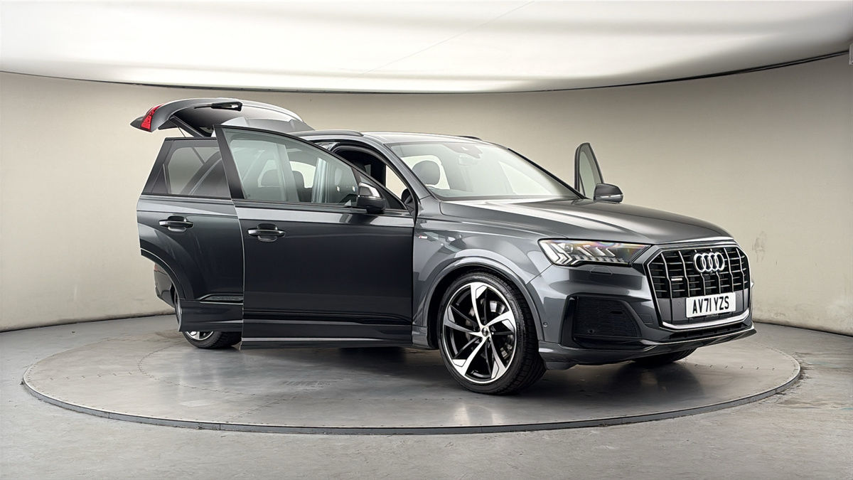 More views of Audi Q7