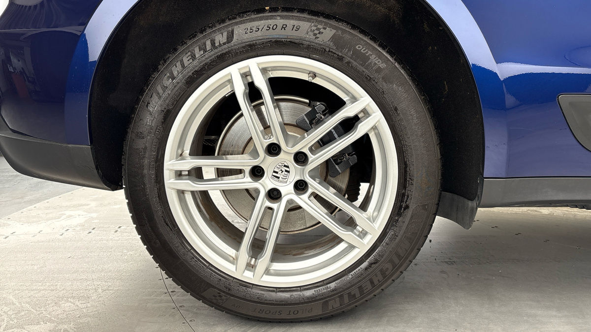 Porsche Macan Image 10