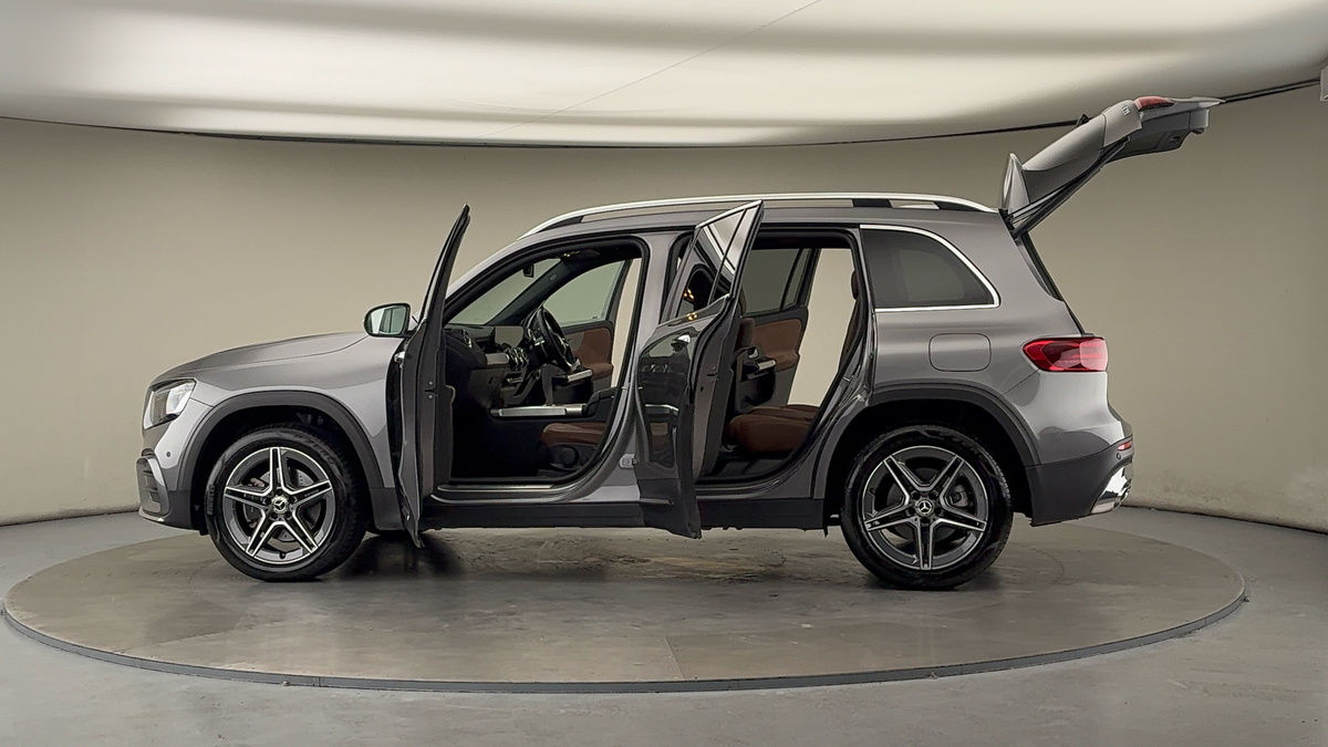 More views of Mercedes-Benz GLB