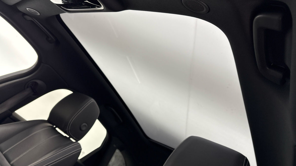 Land Rover Range Rover Velar Image 6