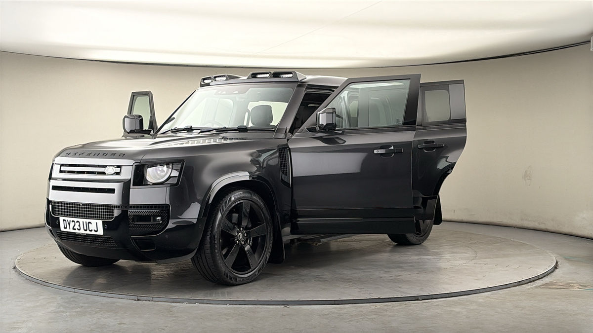 More views of Land Rover Defender 110