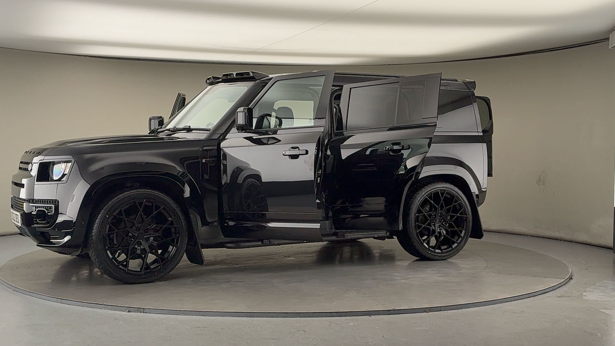 More views of Land Rover Defender 110