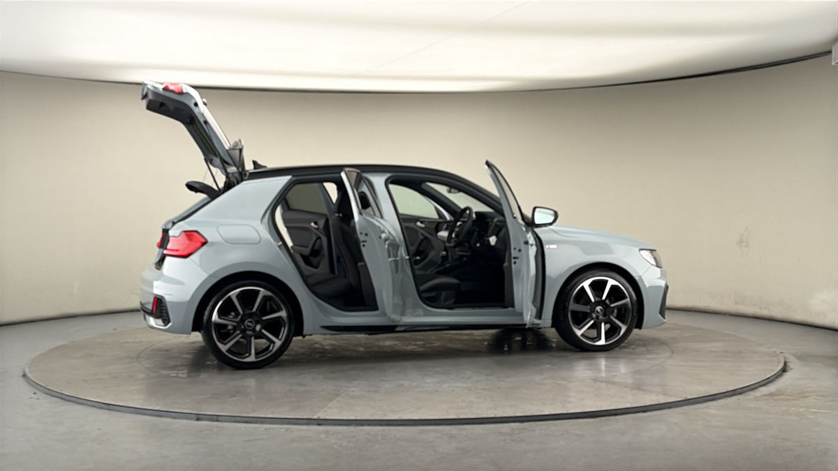 More views of Audi A1