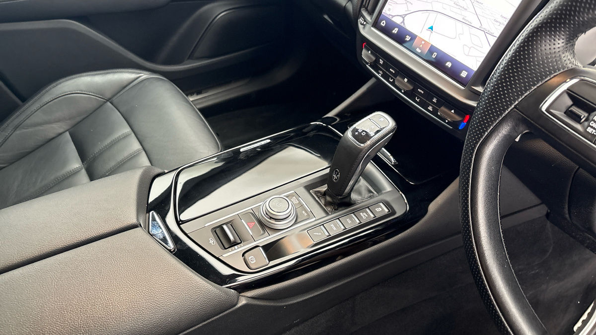 Maserati Levante Image 18