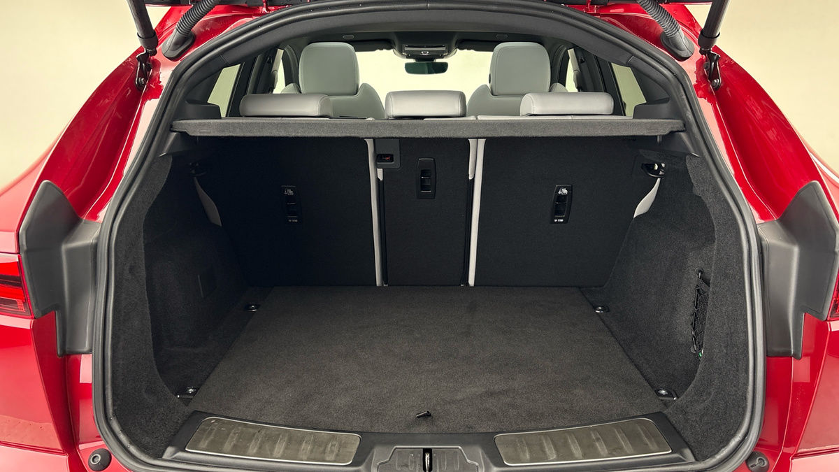Jaguar E-PACE Image 11