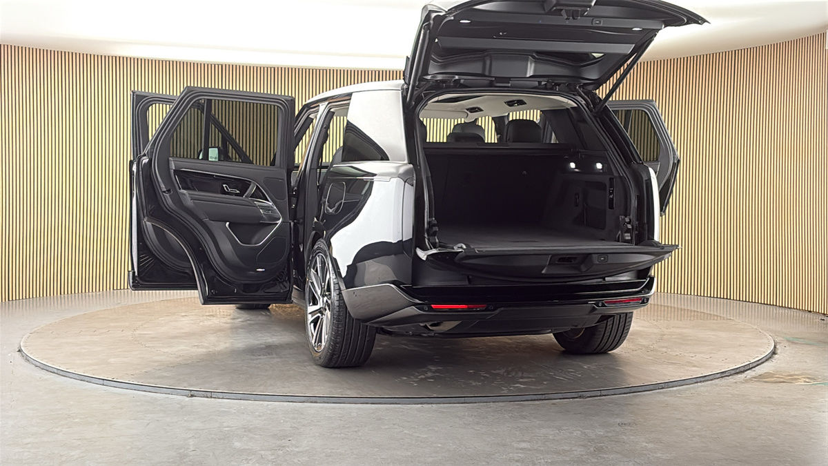 More views of Land Rover Range Rover