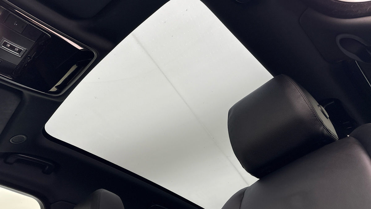 Land Rover Range Rover Velar Image 6